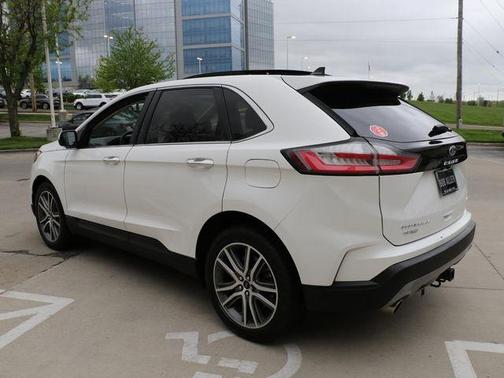 White Metallic 2024 Ford Edge Titanium