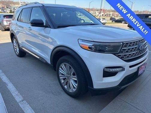 Star White 2023 Ford Explorer Limited