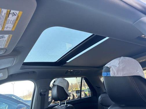 Star White 2023 Ford Explorer Limited