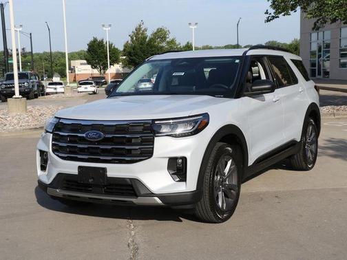 White Metallic 2026 Ford Explorer Active
