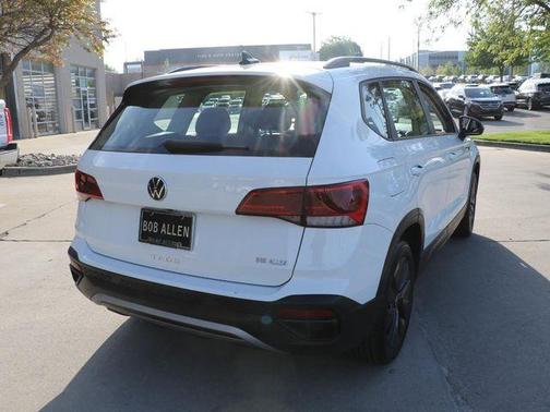 Pure White 2023 Volkswagen Taos 1.5T S