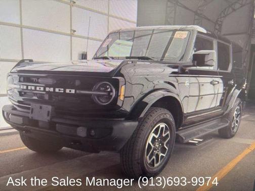 Shadow Black 2025 Ford Bronco Outer Banks