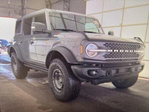 Carbonized Gray Metallic 2025 Ford Bronco Badlands