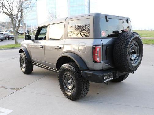 Carbonized Gray Metallic 2025 Ford Bronco Badlands