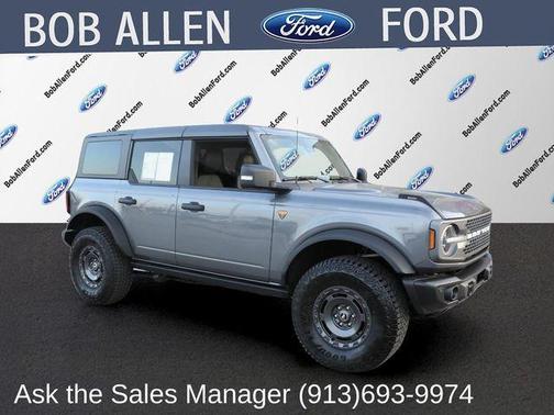 Carbonized Gray Metallic 2025 Ford Bronco Badlands