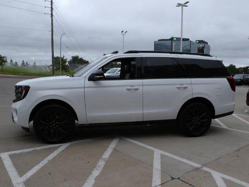 Oxford White 2025 Ford Expedition Platinum