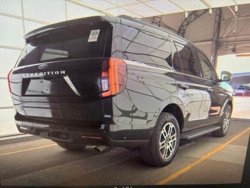 Dark Matter Gray Metallic 2025 Ford Expedition Active