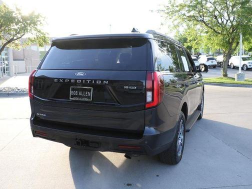 Dark Matter Gray Metallic 2025 Ford Expedition Active
