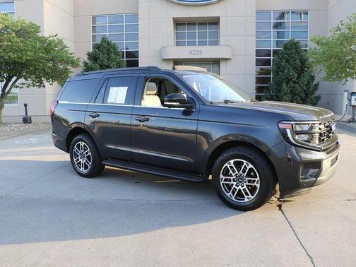 Dark Matter Gray Metallic 2025 Ford Expedition Active