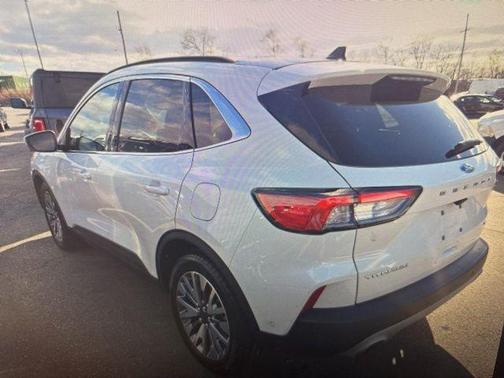 2020 Ford Escape Titanium Hybrid