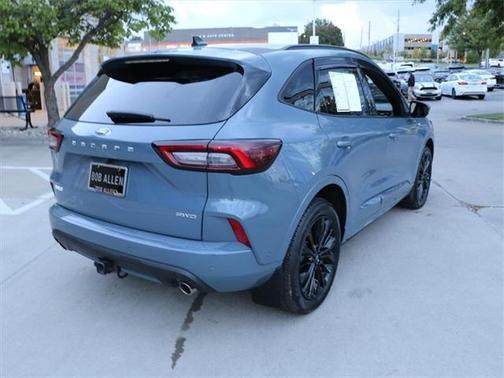 2023 Ford Escape ST-Line Elite