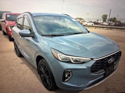 2023 Ford Escape ST-Line Elite