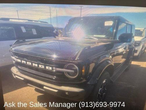 Shadow Black 2025 Ford Bronco Outer Banks