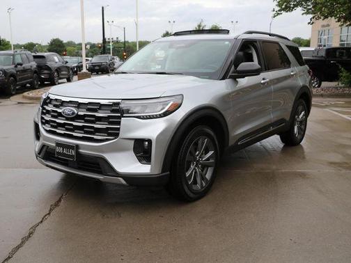 Iconic Silver Metallic 2025 Ford Explorer Active