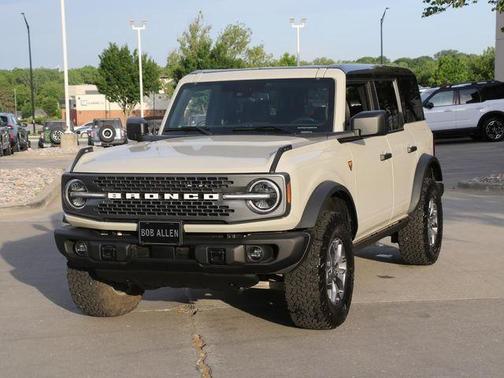 Desert Sand 2025 Ford Bronco Badlands