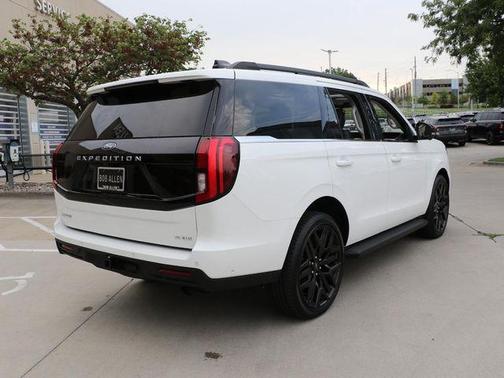 Star White 2025 Ford Expedition Active