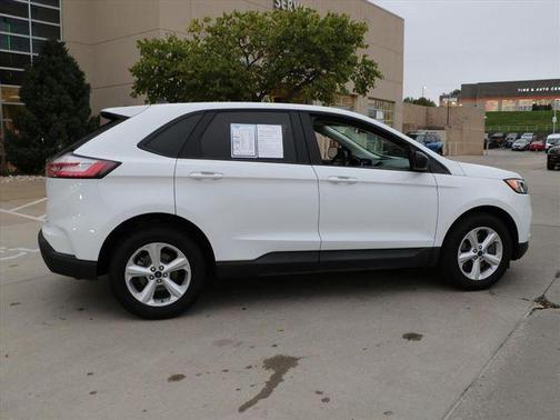 2021 Ford Edge SE