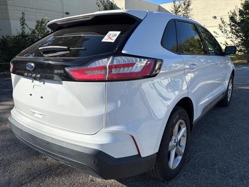2021 Ford Edge SE