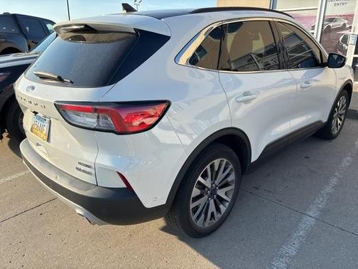 2021 Ford Escape Titanium Hybrid