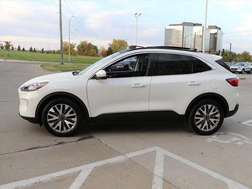 2021 Ford Escape Titanium Hybrid
