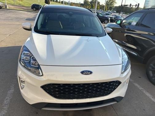 2021 Ford Escape Titanium Hybrid