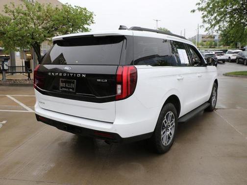 Oxford White 2025 Ford Expedition Active