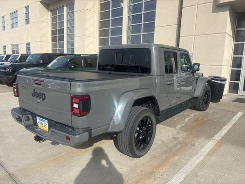 2022 Jeep Gladiator Overland
