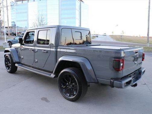 2022 Jeep Gladiator Overland