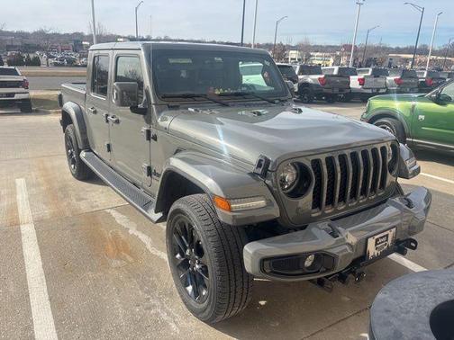 2022 Jeep Gladiator Overland