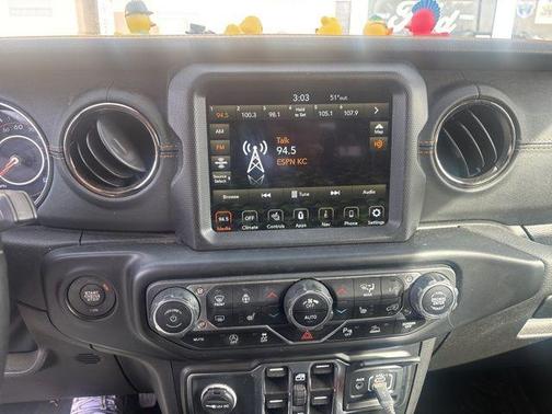 2022 Jeep Gladiator Overland