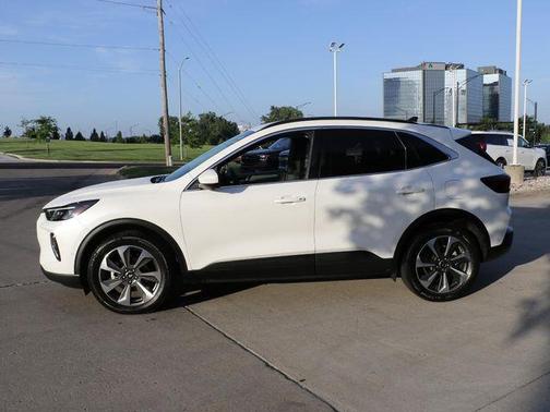 Star White 2023 Ford Escape Platinum