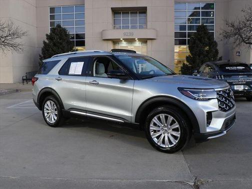2025 Ford Explorer Platinum