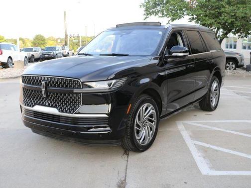 Infinite Black Metallic 2025 Lincoln Navigator Reserve
