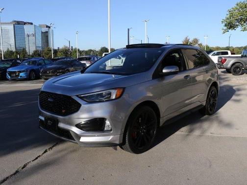 Iconic Silver Metallic 2024 Ford Edge ST
