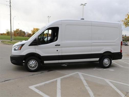 2026 Ford Transit-250 148 WB Medium Roof Cargo
