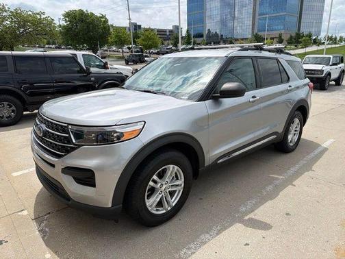 Silver Metallic 2021 Ford Explorer XLT