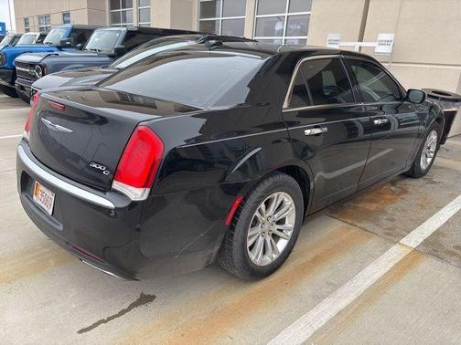 2017 Chrysler 300C Base