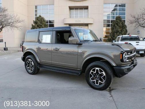 2025 Ford Bronco Outer Banks
