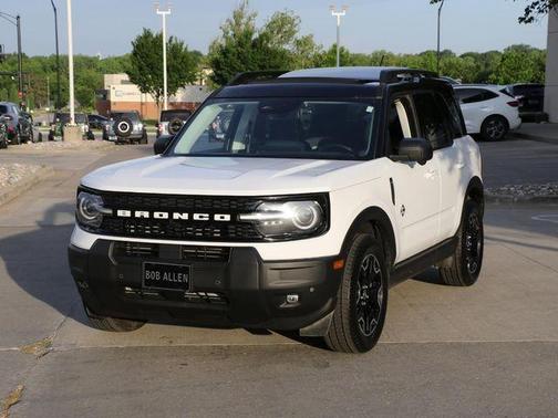 Oxford White 2025 Ford Bronco Sport Outer Banks