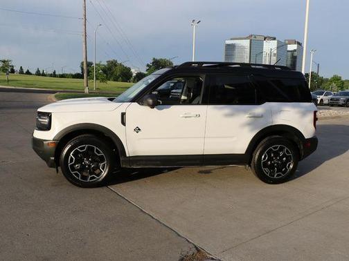 Oxford White 2025 Ford Bronco Sport Outer Banks