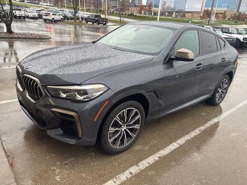 2022 BMW X6 M50i
