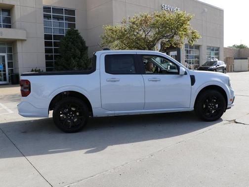 White 2026 Ford Maverick Lobo Standard