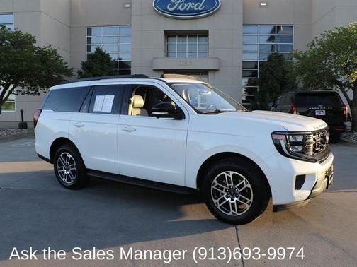 Star White 2025 Ford Expedition Active