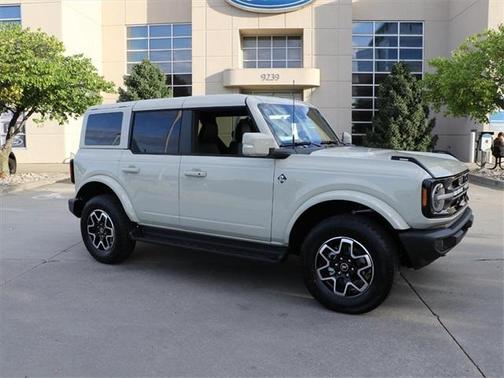 2025 Ford Bronco Outer Banks