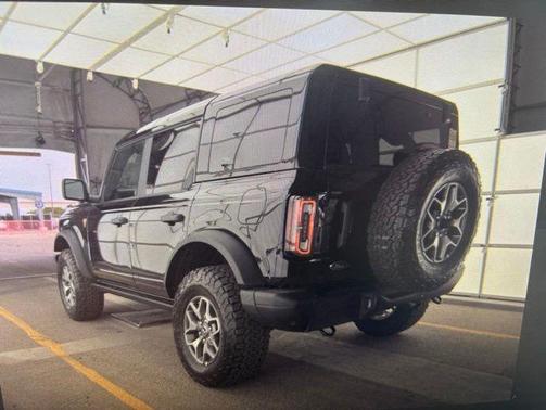 Shadow Black 2025 Ford Bronco Badlands