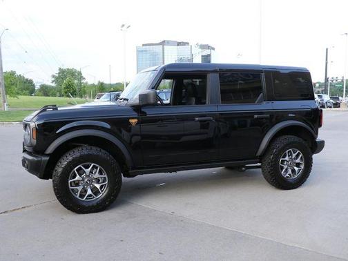 Shadow Black 2025 Ford Bronco Badlands