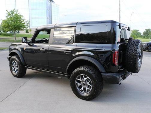 Shadow Black 2025 Ford Bronco Badlands