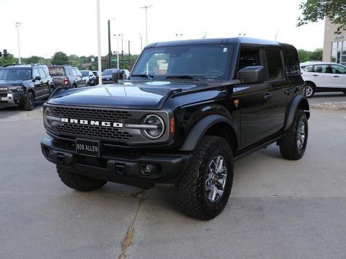 Shadow Black 2025 Ford Bronco Badlands