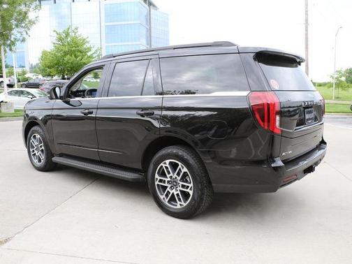Agate Black Metallic 2025 Ford Expedition Active