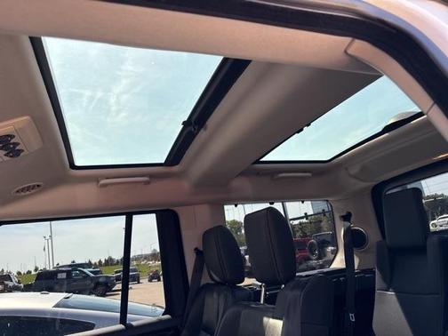 2016 Land Rover LR4 Base